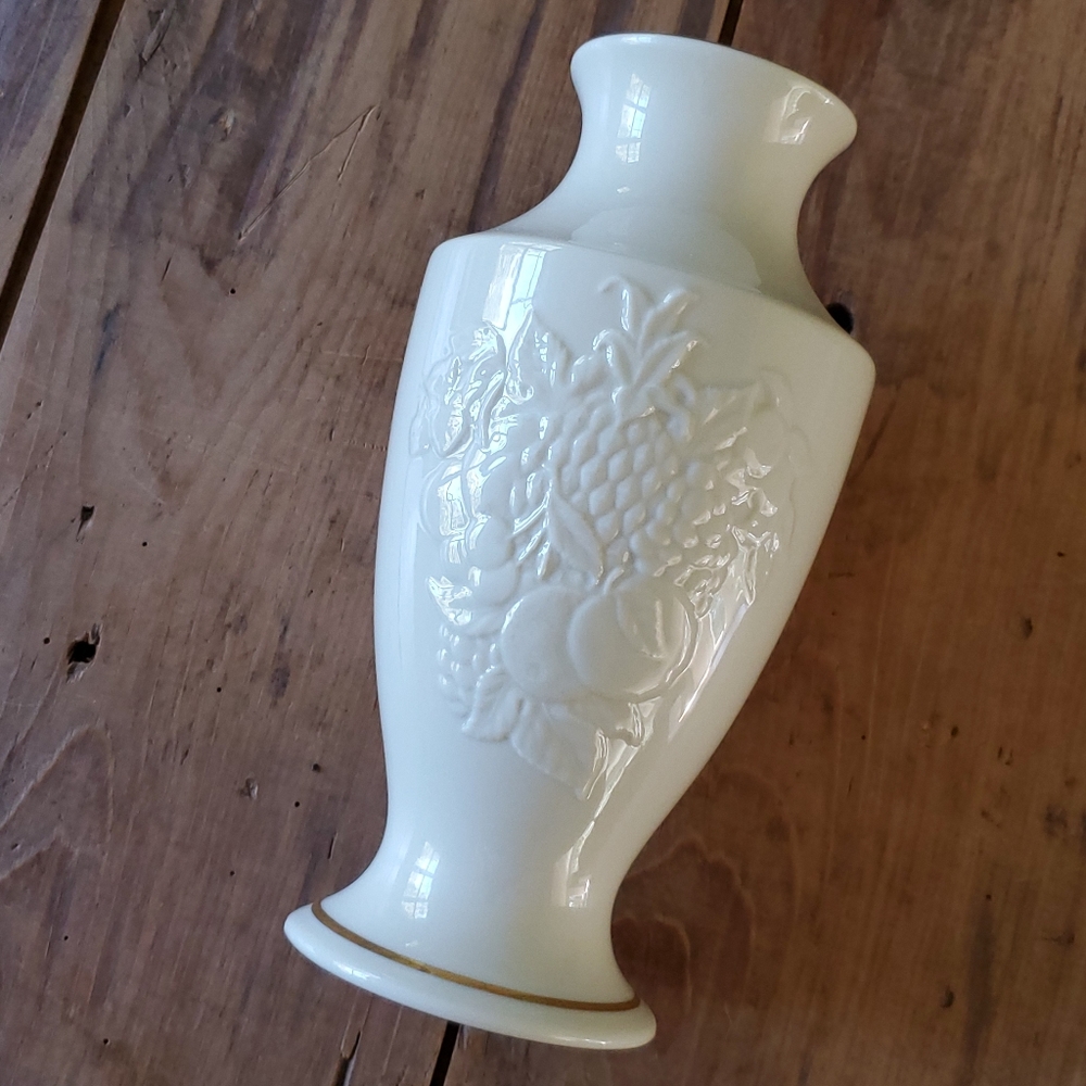 Lenox Fine porcelain Fruits of Life Ivory Large Vase